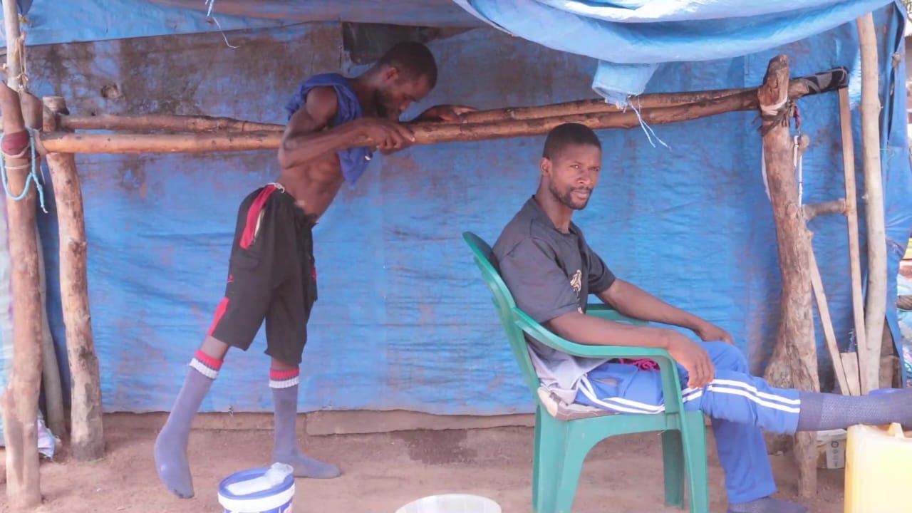 Kankan : &agrave; Banankoni, une famille perp&eacute;tue un savoir-faire traditionnel autour des fractures